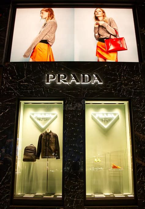 negozio prada bologna|Prada, Galleria Cavour, 1N, Bologna BO, Telefono +39 051 745 .